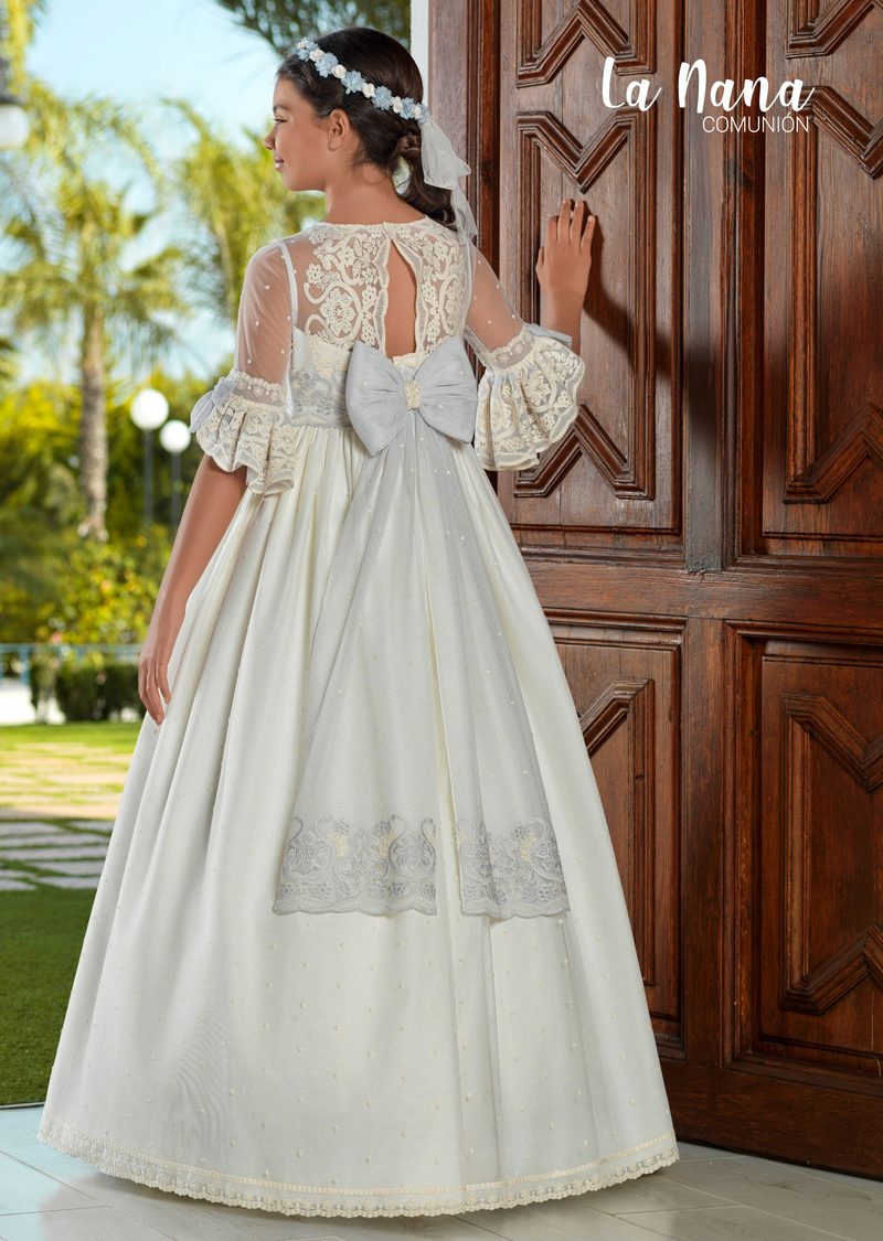 Vestido de comunión La Nana modelo 9719, vista de espalda