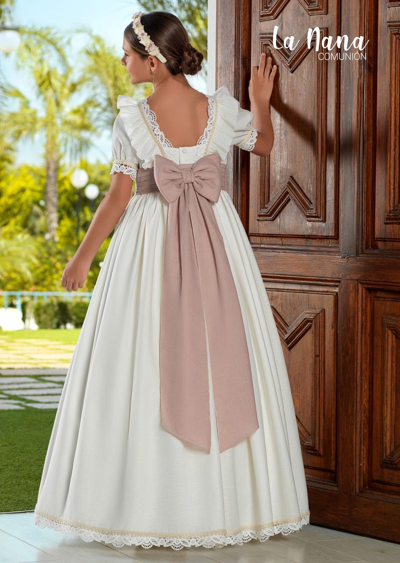 Vestido de comunión La Nana modelo 9705, vista de espalda