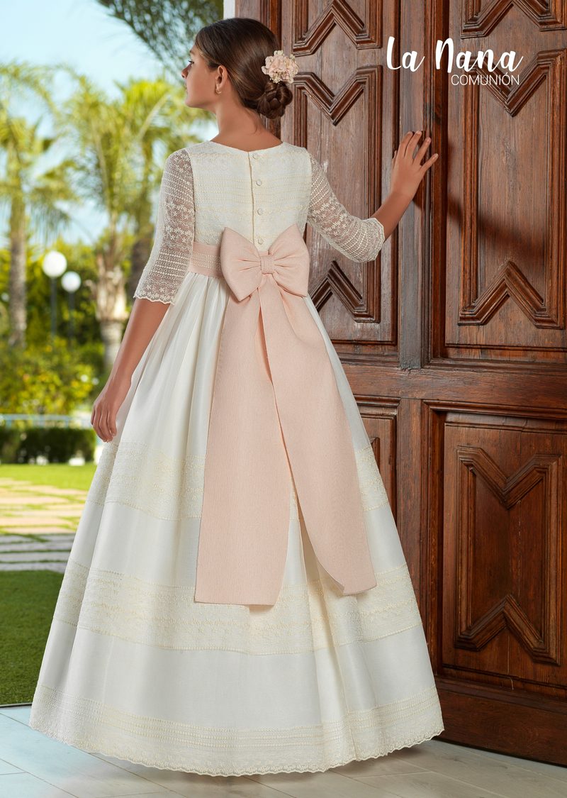 Vestido de comunión La Nana modelo 9718, vista de espalda