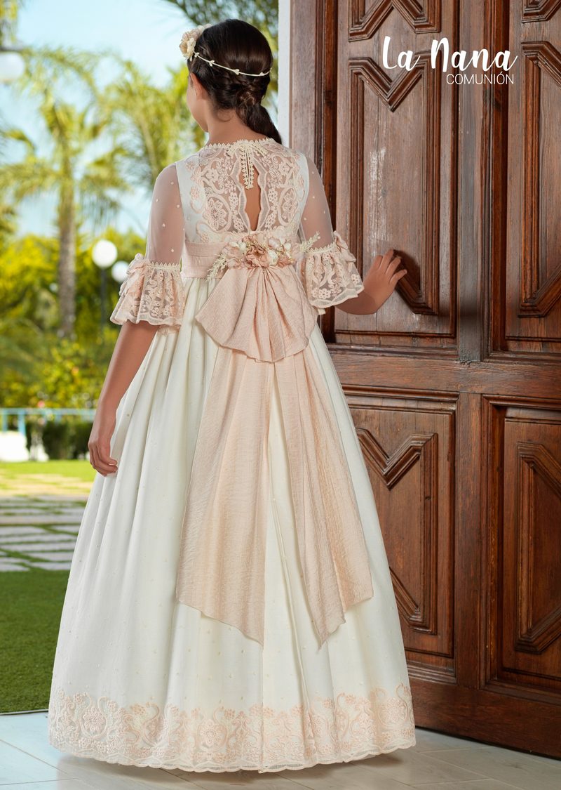Vestido de comunión La Nana modelo 9711, vista de espalda
