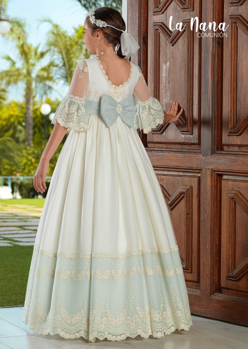 Vestido de comunión La Nana modelo 9706, vista de espalda